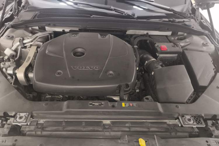 Used Volvo S60 2021 T4 Zhiyi Luxury Edition Engine Bay