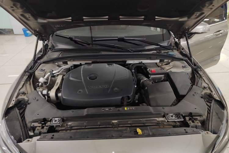 Used Volvo S60 2021 T4 Zhiyi Luxury Edition Engine Bay