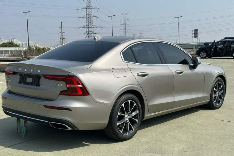 Used Volvo S60 2021 T4 Zhiyi Luxury Edition Exterior 10