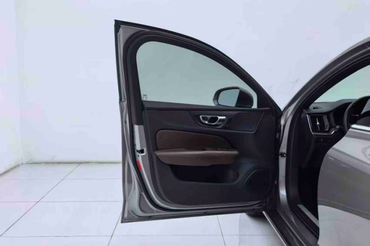 Used Volvo S60 2021 T4 Zhiyuan Luxury Edition Exterior 14