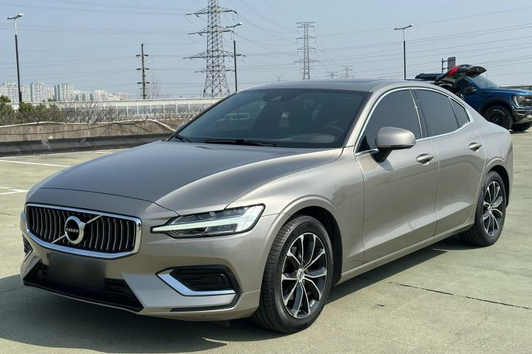 Used Volvo S60 2021 T4 Zhiyi Luxury Edition Exterior 2