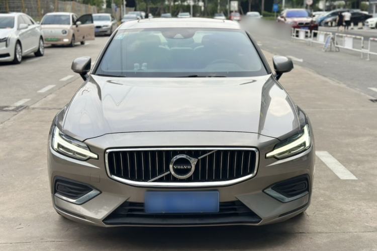 Used Volvo S60 2021 T4 Zhiyi Luxury Edition Exterior 3