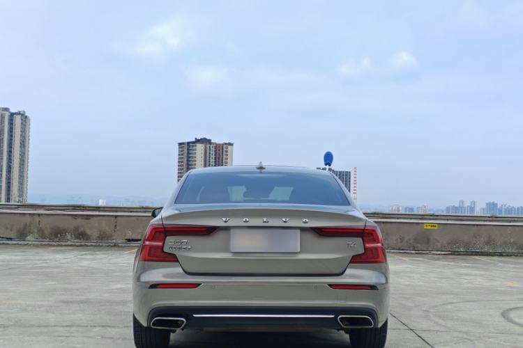 Used Volvo S60 2021 T4 Zhiyi Luxury Edition Exterior 4