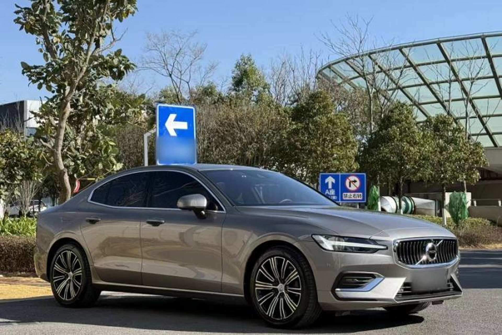 Used Volvo S60 2021 T4 Zhiyuan Luxury Edition Exterior 5