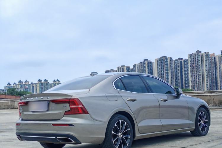 Used Volvo S60 2021 T4 Zhiyi Luxury Edition Exterior 5