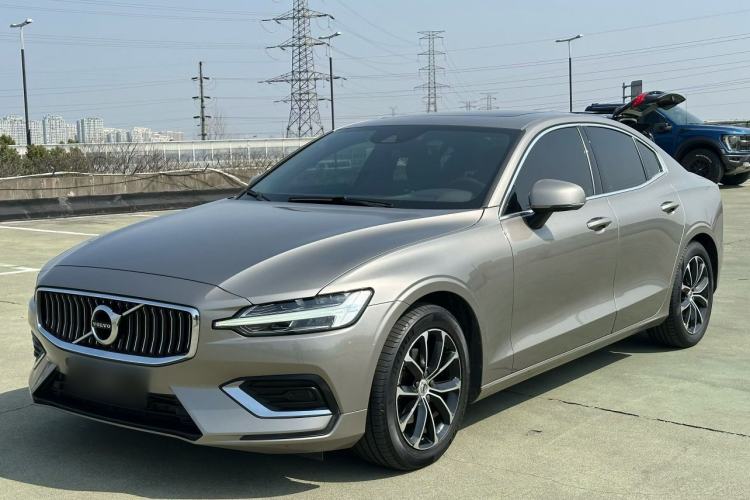 Used Volvo S60 2021 T4 Zhiyi Luxury Edition Exterior 5