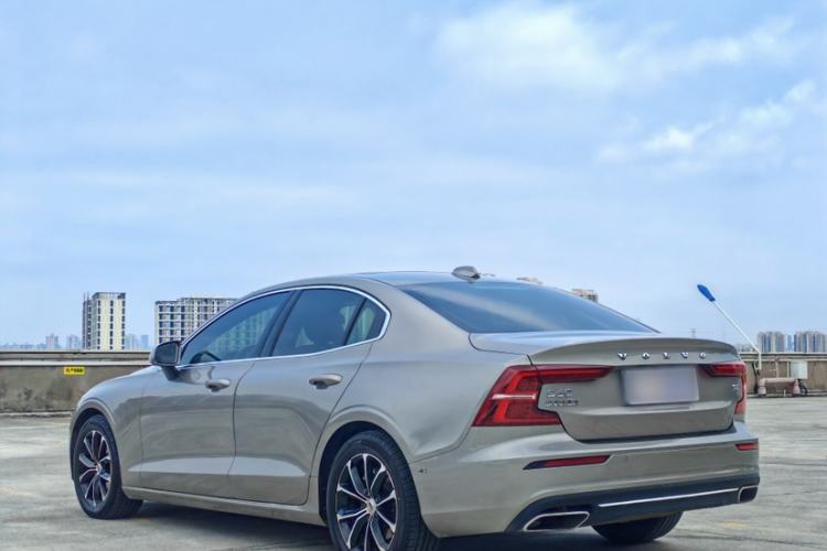 Used Volvo S60 2021 T4 Zhiyi Luxury Edition Exterior 6
