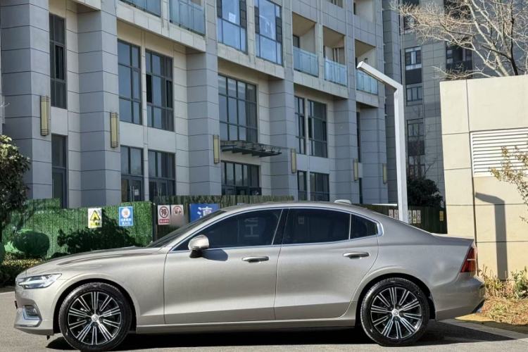 Used Volvo S60 2021 T4 Zhiyuan Luxury Edition Exterior 8