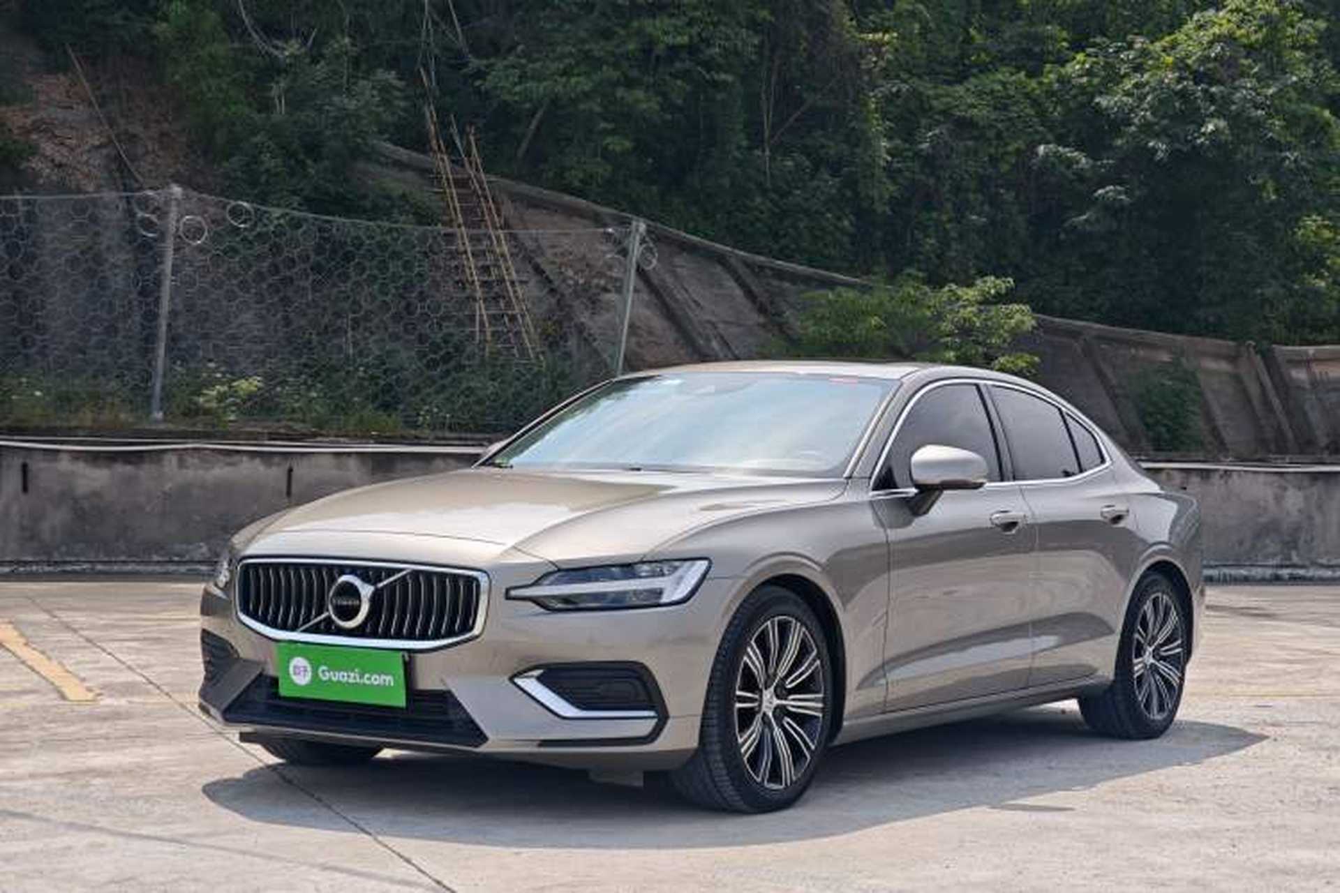 Used Volvo S60 2021 T4 Zhiyuan Luxury Edition Front Left 45 Deg