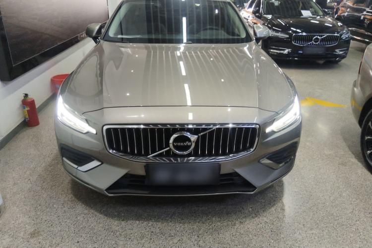 Used Volvo S60 2021 T4 Zhiyuan Luxury Edition Front