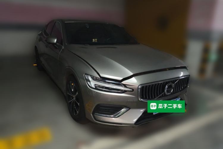 Used Volvo S60 2021 T4 Zhiyi Luxury Edition Front Right 45 Deg