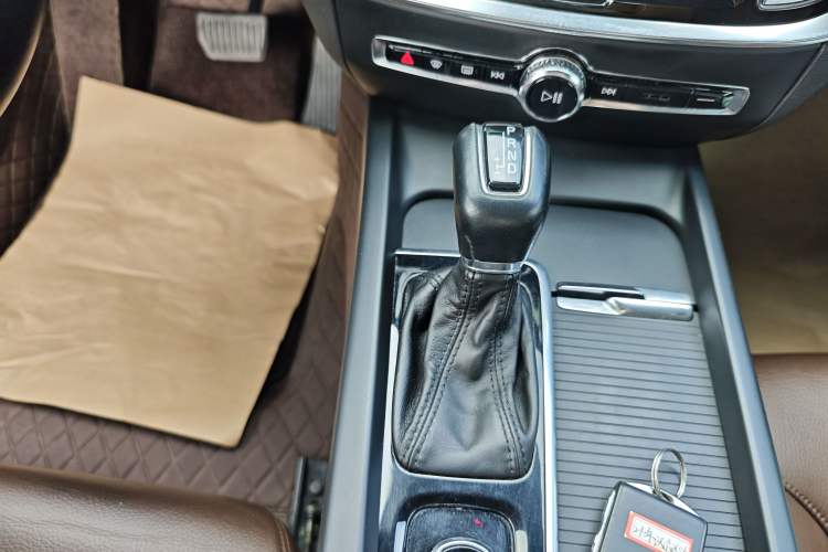 Used Volvo S60 2021 T4 Zhiyi Luxury Edition Gear Lever