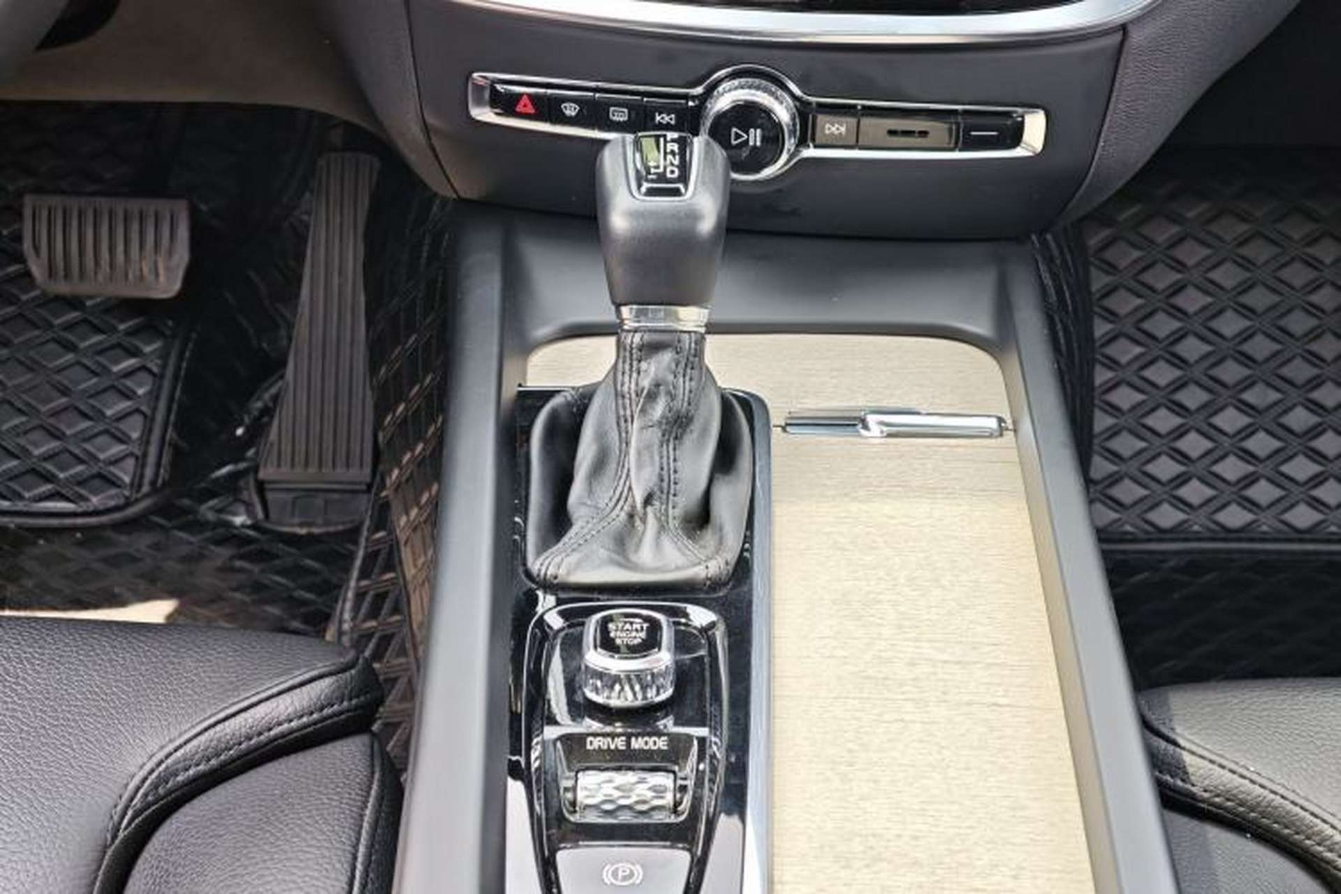 Used Volvo S60 2021 T4 Zhiyuan Luxury Edition Gear Lever