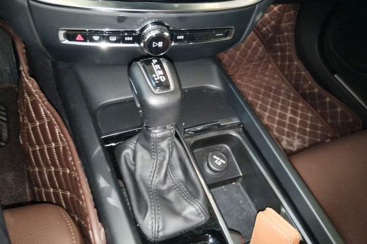 Used Volvo S60 2021 T4 Zhiyi Luxury Edition Gear Lever