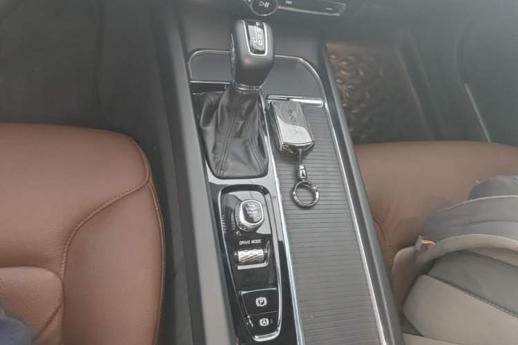 Used Volvo S60 2021 T4 Zhiyi Luxury Edition Gear Lever