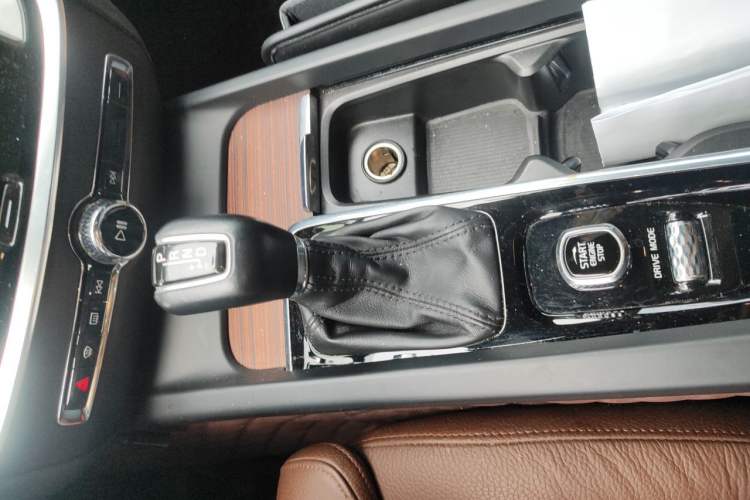 Used Volvo S60 2021 T4 Zhiyuan Luxury Edition Gear Lever