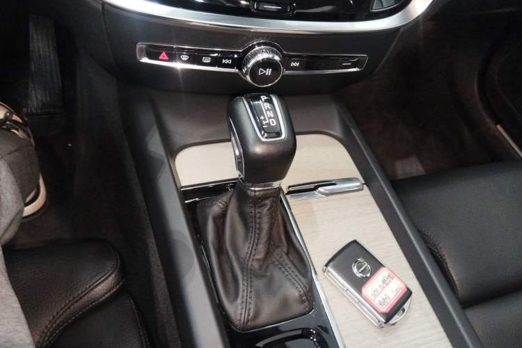 Used Volvo S60 2021 T4 Zhiyuan Luxury Edition Gear Lever