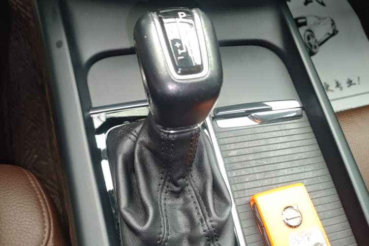 Used Volvo S60 2021 T4 Zhiyi Luxury Edition Gear Lever