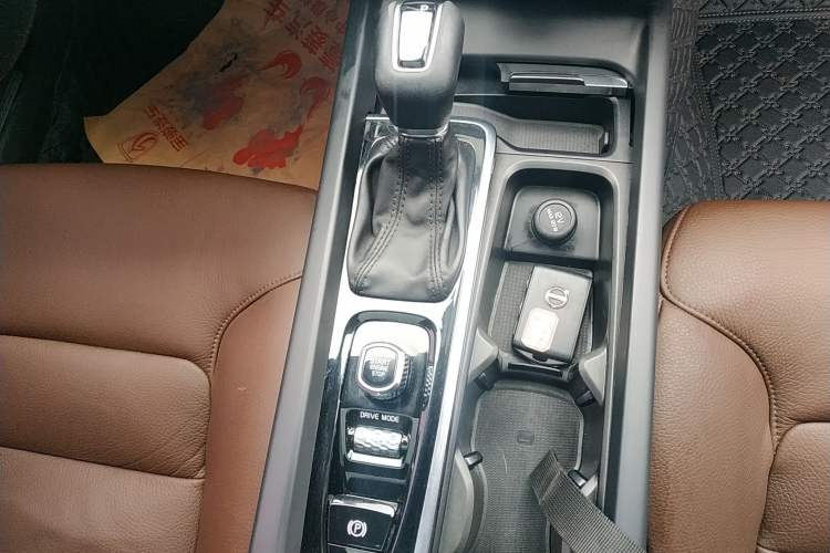 Used Volvo S60 2021 T4 Zhiyi Luxury Edition Gear Lever