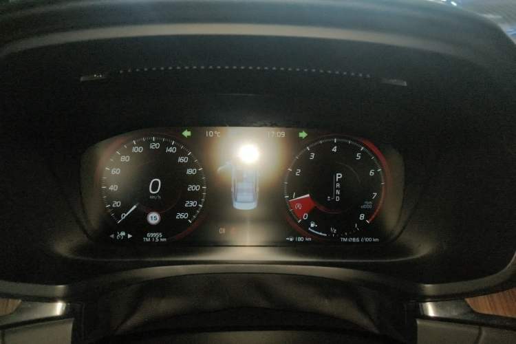 Used Volvo S60 2021 T4 Zhiyuan Luxury Edition Instrument Cluster