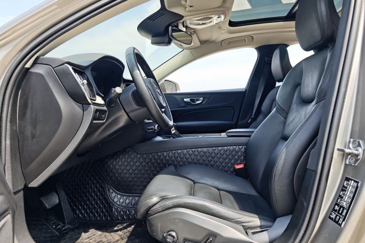 Used Volvo S60 2021 T4 Zhiyuan Luxury Edition Interior 1