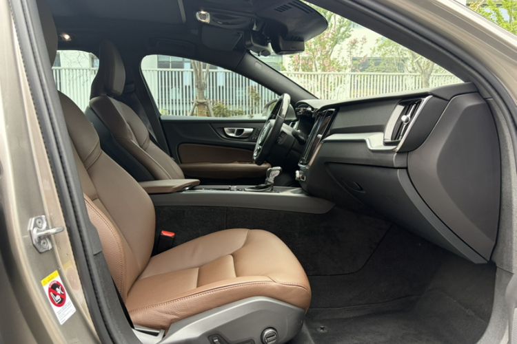 Used Volvo S60 2021 T4 Zhiyi Luxury Edition Interior 11