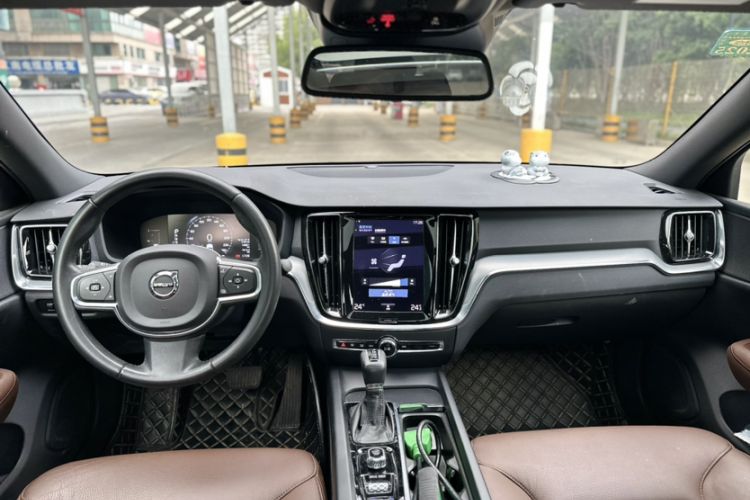 Used Volvo S60 2021 T4 Zhiyi Luxury Edition Interior 3