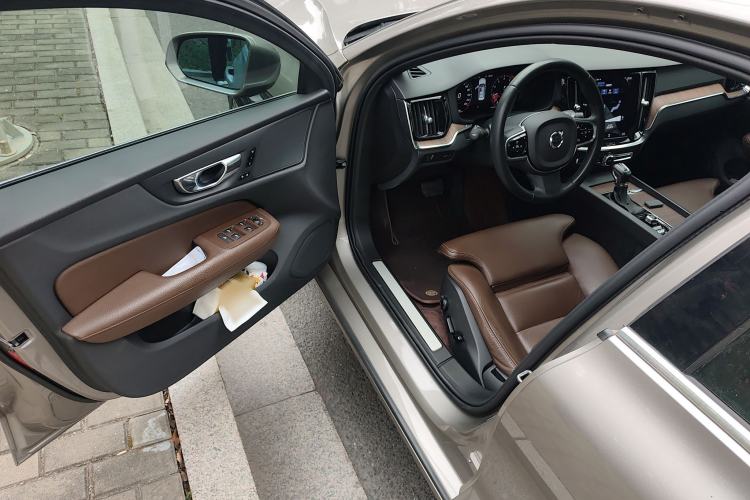 Used Volvo S60 2021 T4 Zhiyuan Luxury Edition Interior 3