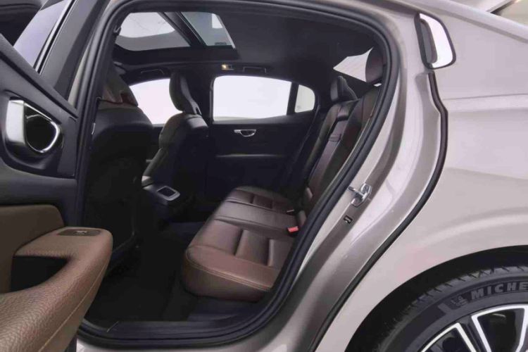 Used Volvo S60 2021 T4 Zhiyuan Luxury Edition Interior 5