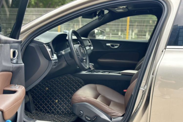 Used Volvo S60 2021 T4 Zhiyi Luxury Edition Interior 6