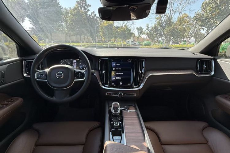Used Volvo S60 2021 T4 Zhiyuan Luxury Edition Interior 7