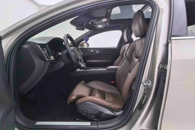 Used Volvo S60 2021 T4 Zhiyuan Luxury Edition Interior 8