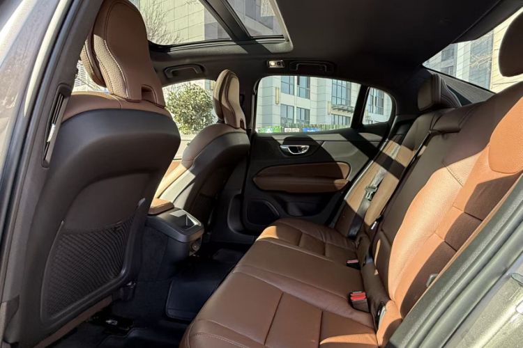Used Volvo S60 2021 T4 Zhiyuan Luxury Edition Interior 8