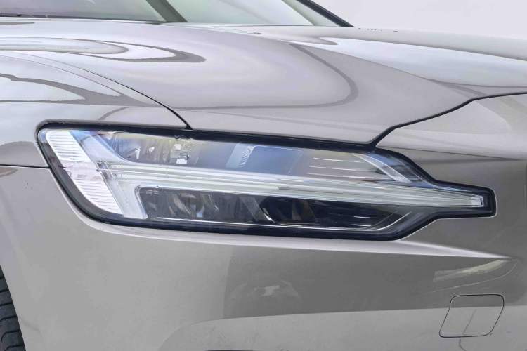 Used Volvo S60 2021 T4 Zhiyuan Luxury Edition Left Front Headlight