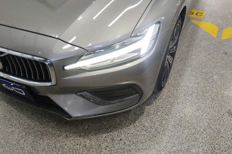 Used Volvo S60 2021 T4 Zhiyuan Luxury Edition Left Front Headlight