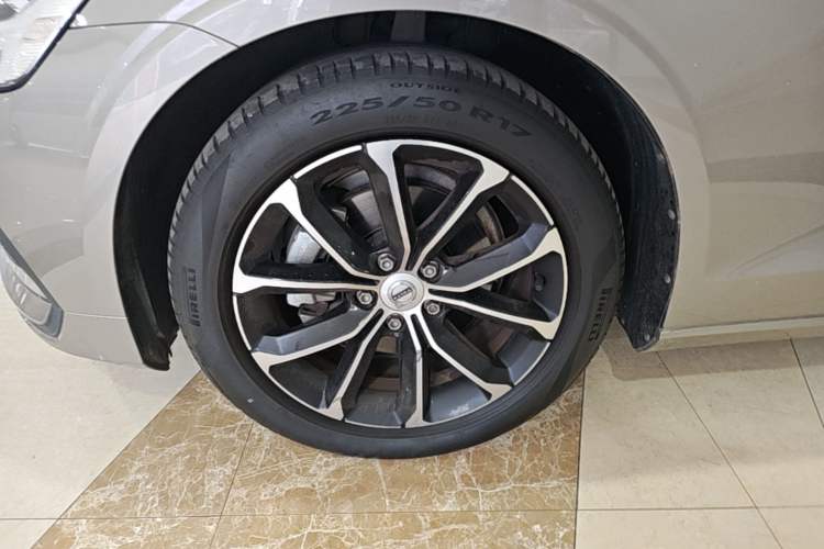 Used Volvo S60 2021 T4 Zhiyi Luxury Edition Left Front Wheel Hub