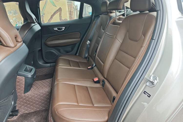 Used Volvo S60 2021 T4 Zhiyi Luxury Edition Left Rear Seat