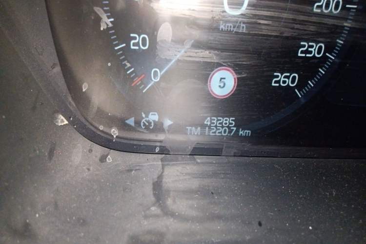 Used Volvo S60 2021 T4 Zhiyuan Luxury Edition Odometer Close Up