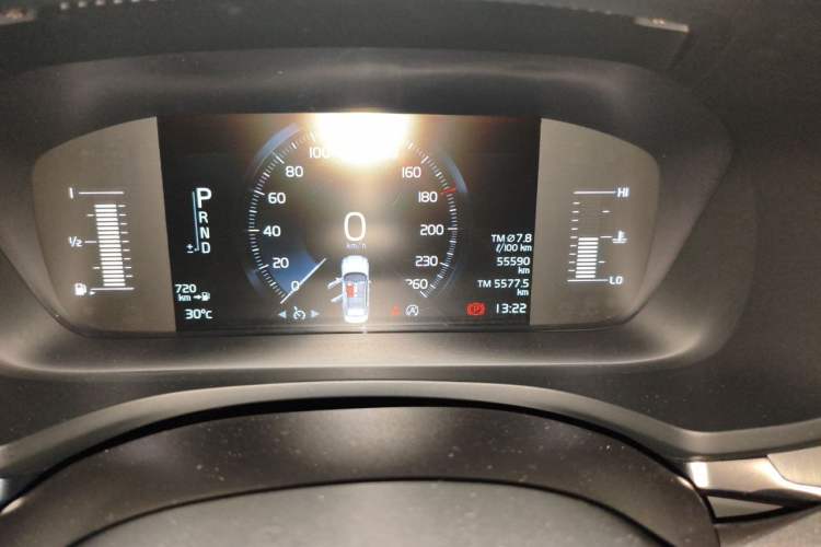 Used Volvo S60 2021 T4 Zhiyi Luxury Edition Odometer Close Up