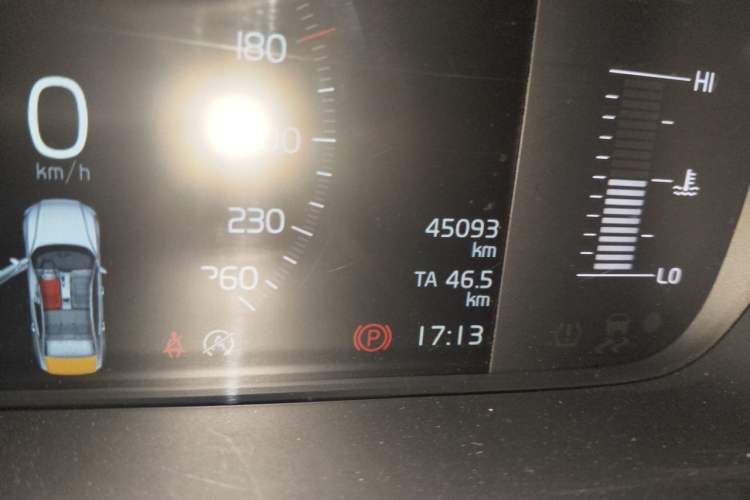 Used Volvo S60 2021 T4 Zhiyi Luxury Edition Odometer Close Up