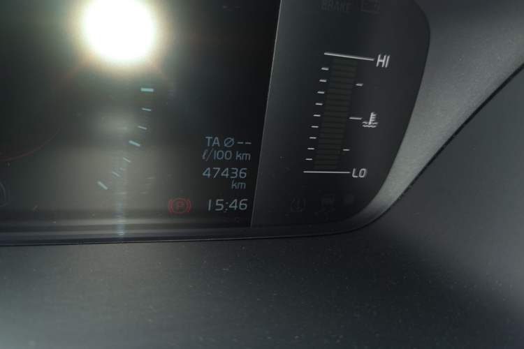 Used Volvo S60 2021 T4 Zhiyi Luxury Edition Odometer Close Up
