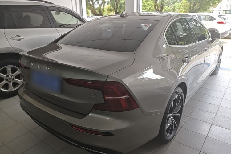 Used Volvo S60 2021 T4 Zhiyi Luxury Edition Rear Right 45 Deg