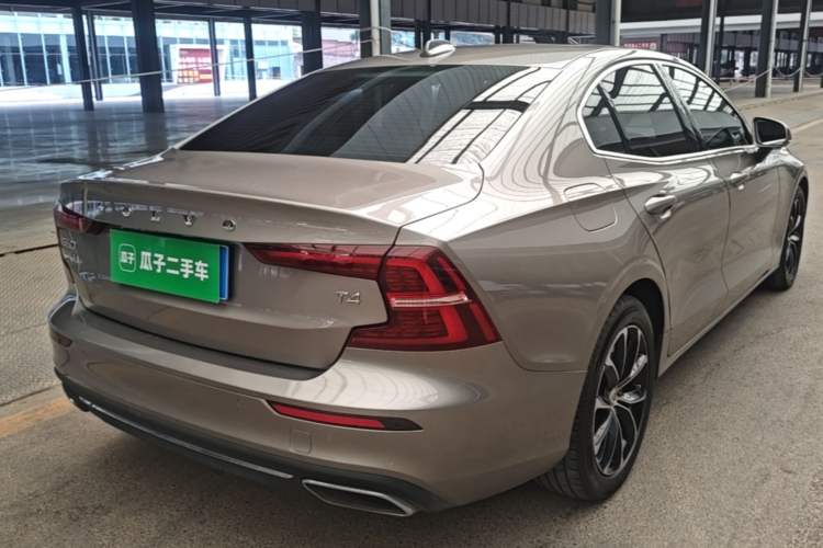 Used Volvo S60 2021 T4 Zhiyi Luxury Edition Rear Right 45 Deg
