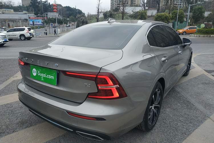 Used Volvo S60 2021 T4 Zhiyi Luxury Edition Rear Right 45 Deg