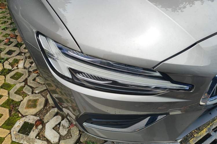 Used Volvo S60 2021 T4 Zhiyuan Luxury Edition Right Front Headlight