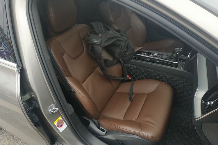 Used Volvo S60 2021 T4 Zhiyi Luxury Edition Right Front Seat