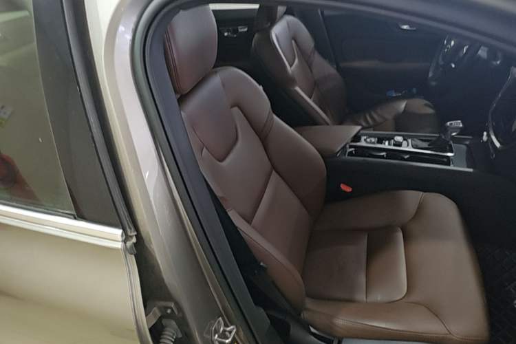 Used Volvo S60 2021 T4 Zhiyi Luxury Edition Right Front Seat