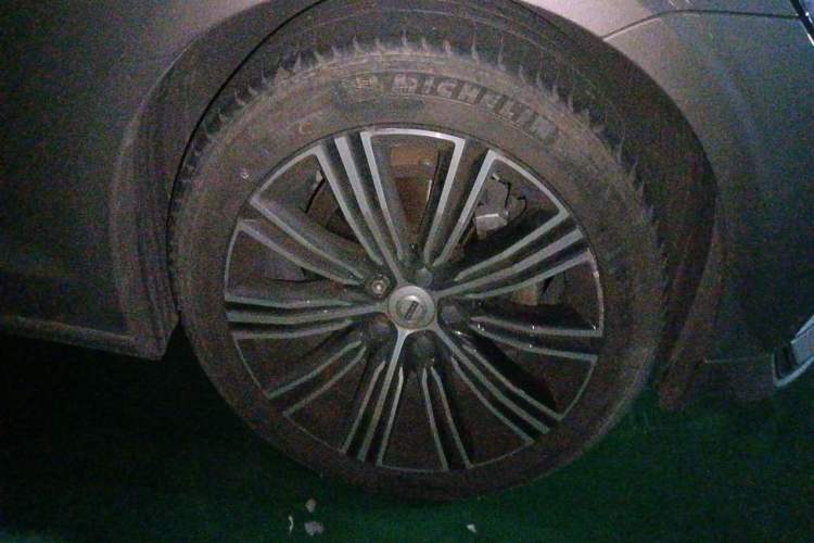 Used Volvo S60 2021 T4 Zhiyuan Luxury Edition Right Front Wheel Hub