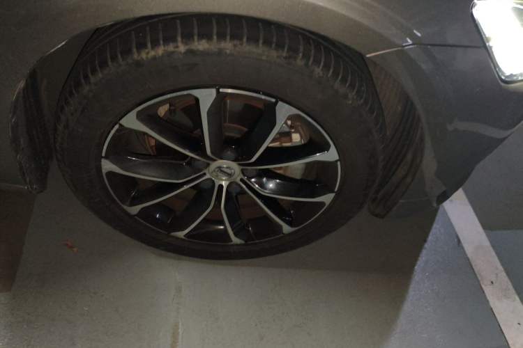 Used Volvo S60 2021 T4 Zhiyi Luxury Edition Right Front Wheel Hub