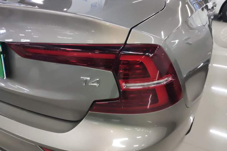 Used Volvo S60 2021 T4 Zhiyi Luxury Edition Right Rear Taillight